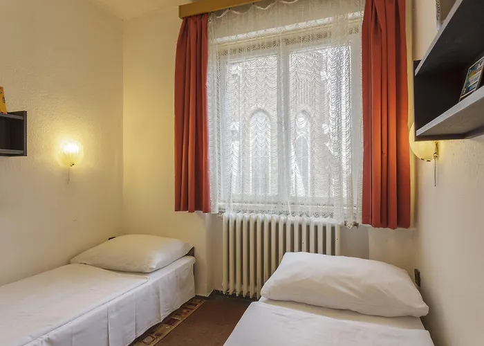Dominik Panzio Bed & Breakfast 2*