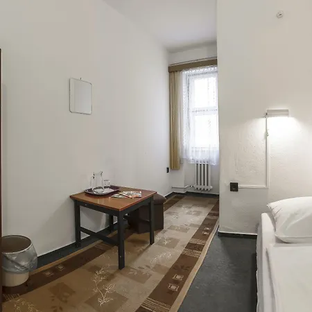 Dominik Panzio Couette-café 2*