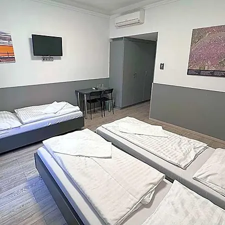 Dominik Panzio 2* Budapest