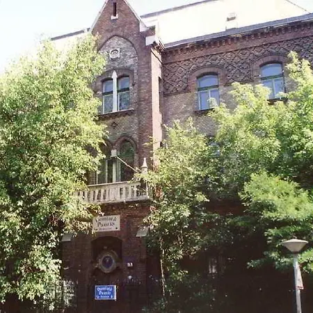 Dominik Panzio 2* Budapest