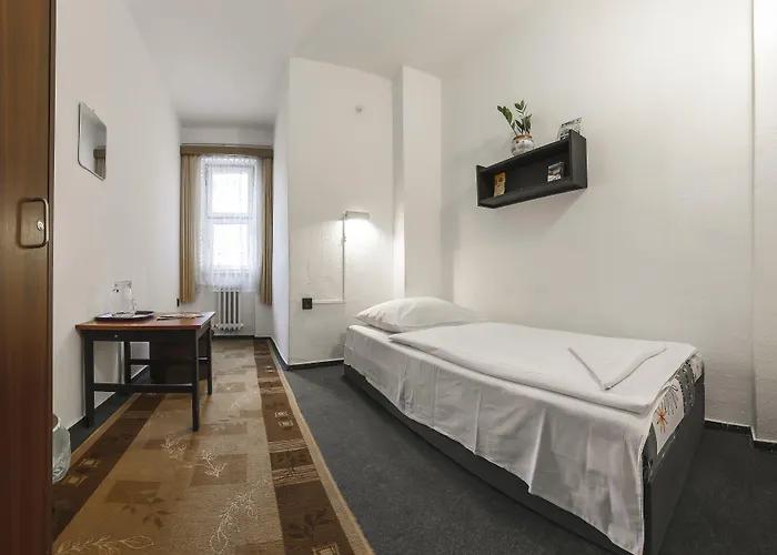 Dominik Panzio 2* Budapesta