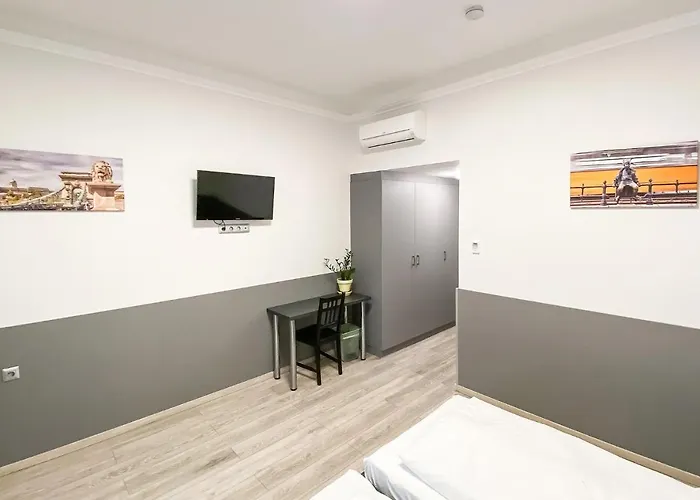 Dominik Panzio 2* بودابست