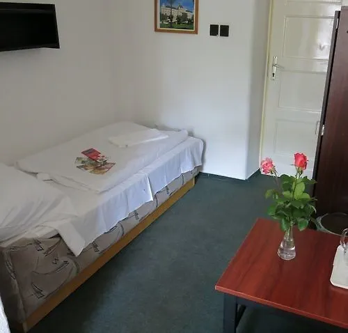 Bed & Breakfast Dominik Panzio 2*